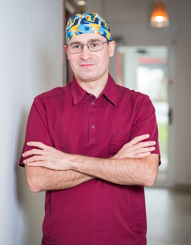 Michal_Sekura Chirurgia stomatologiczna, Implantologia